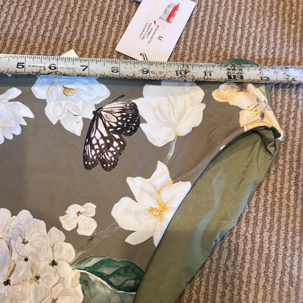 NWT WEWOREWHAT high waist emily bottom in romantic Floral sage size medium - Picture 9 of 11